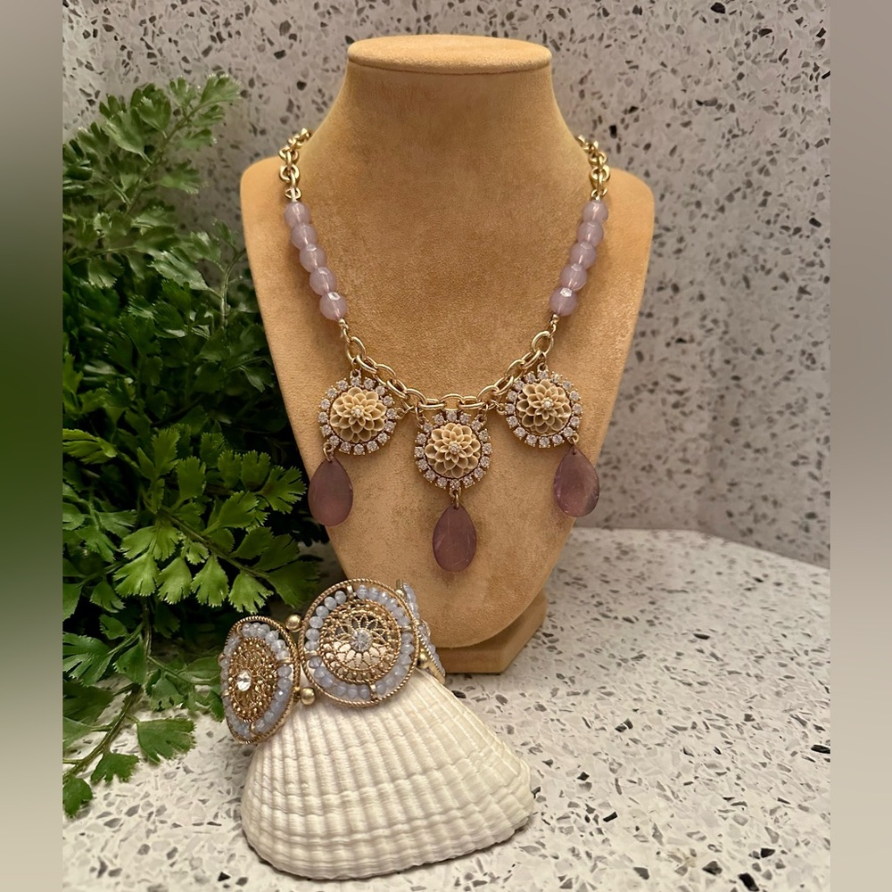 Purple bead floral necklace and bracelet - Picture 2 of 10